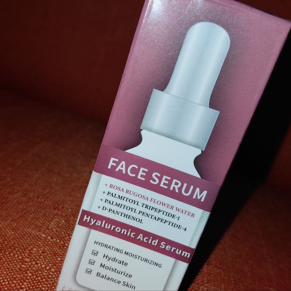 Hydrating Hyaluronic Acid Serum - White